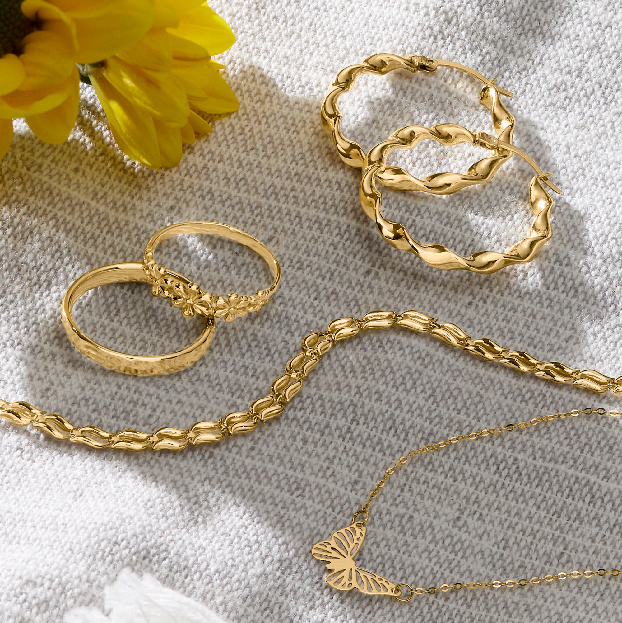 Image featuring a Canaria gold jewelry